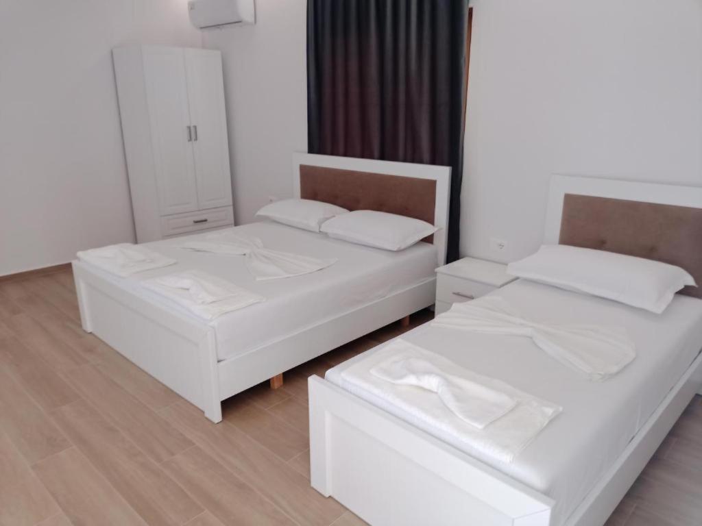 Hotel Opolonia Ксаміл Екстер'єр фото