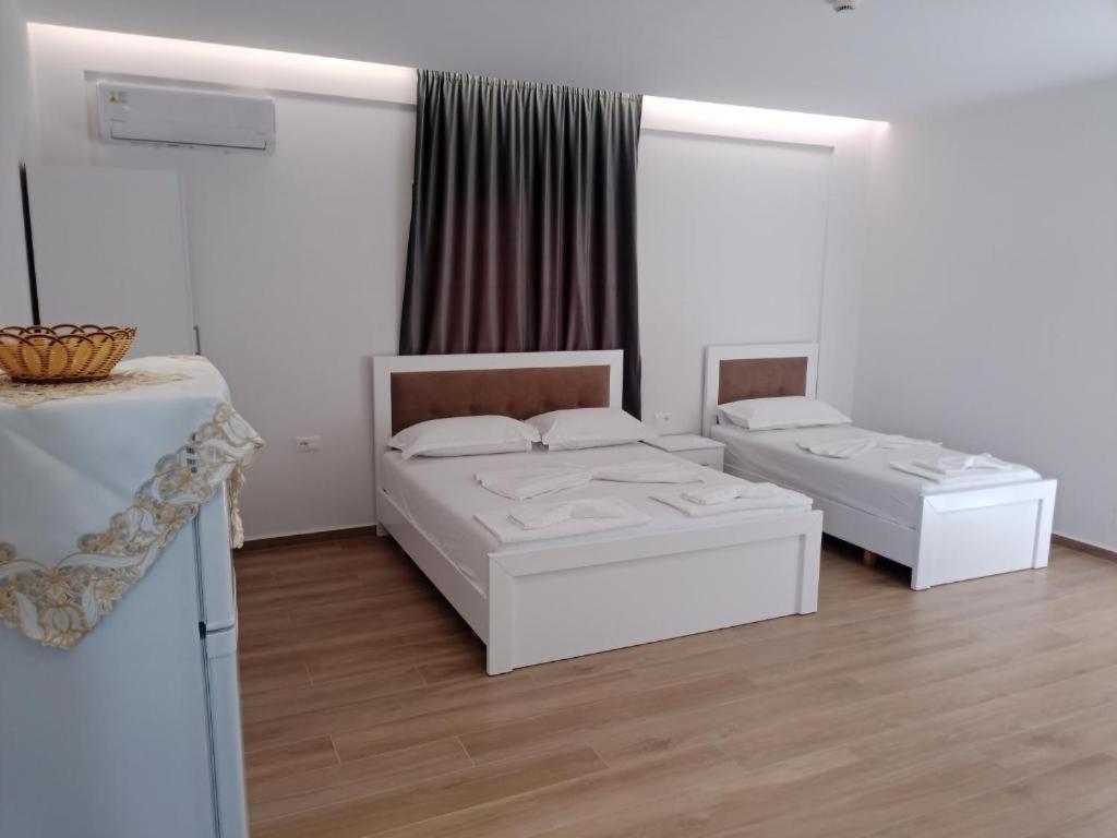 Hotel Opolonia Ксаміл Екстер'єр фото